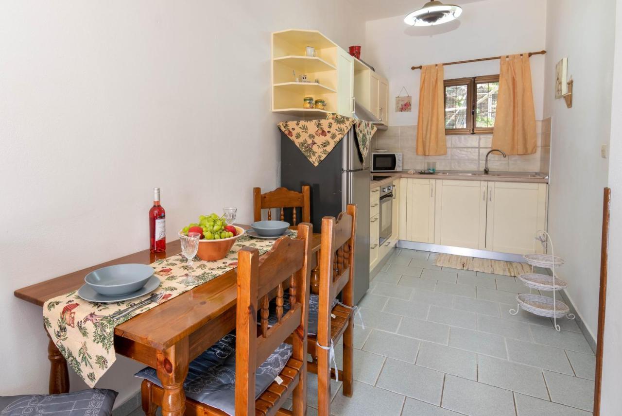 Voula Apartments Gaios Buitenkant foto